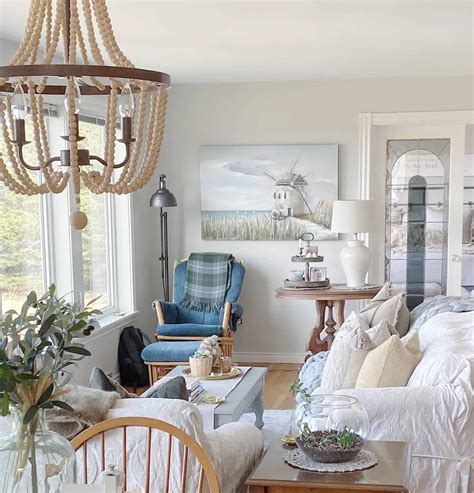 The 60 Best Farmhouse Living Room Ideas - Interior Design