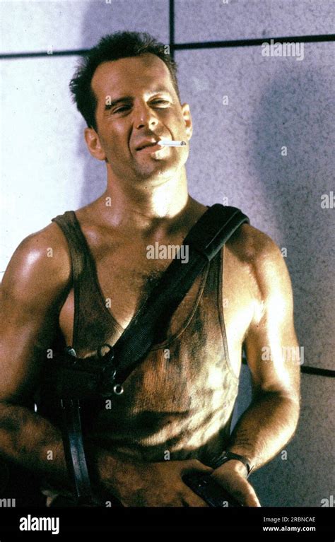 Die Hard Bruce Willis Stock Photo - Alamy