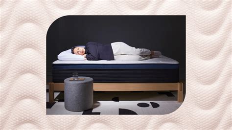 Helix Midnight Luxe Mattress Review 2022: The Best Memory Foam Bed for Side Sleepers | SELF