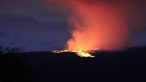 Does Hawaii’s Mauna Loa volcanic eruption pose any hazards?