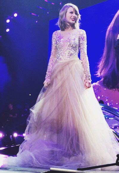 Taylor standing up in the Enchanted/Wildest dreams outfit | Taylor swift fearless, Taylor alison ...