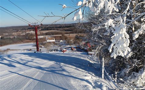 Ski & Snowboard | Hours, Ticket, Rentals | Sunburst Ski Hill