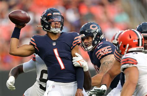 Justin Fields dominating preseason leads to heightened Chicago Bears ...