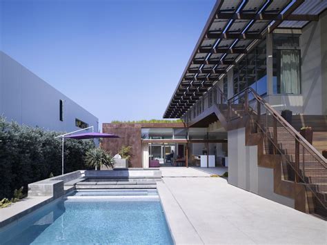 Yin-Yang House | Brooks + Scarpa | Archello | Building plans house, Contemporary house plans ...