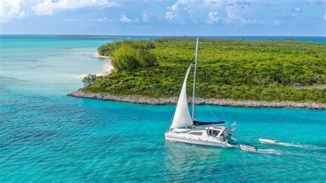 Top Sailing Vacations in the Caribbean (Vacation Inspiration!) | HomeToGo