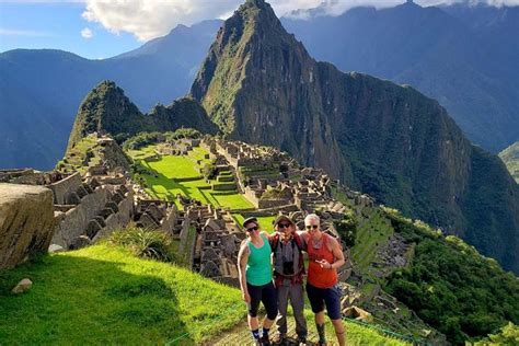 Small-Group Tour: Guide Service in Machu Picchu from Cusco 2023 - Sacred Valley