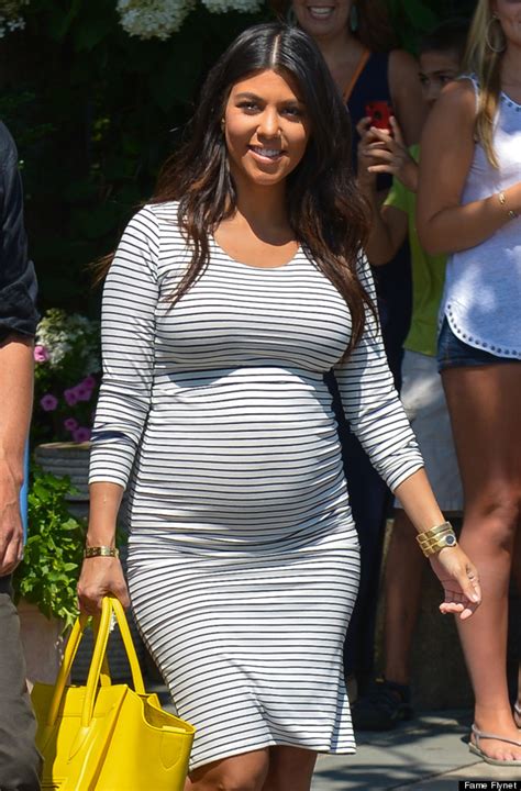 Pregnant Kourtney Kardashian Is Glowing In The Hamptons | HuffPost