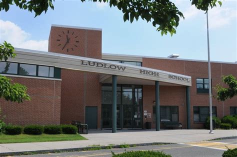 Ludlow residents invited to one-man show Monday at Ludlow High School ...