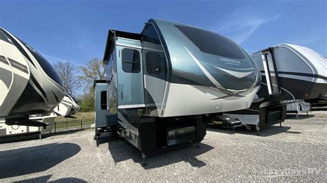 Vanleigh RVs | Luxurious Fifth Wheel RVs | Lazydays RV