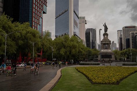 Touring Mexico City By Canoe, Bike As It Marks 500 Years Since Spanish ...