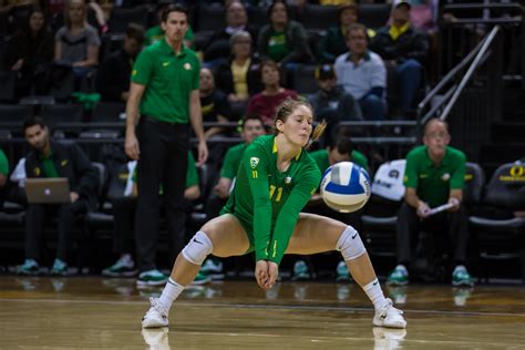 PHOTO GALLERY: Oregon Volleyball vs. Arizona | KMTR