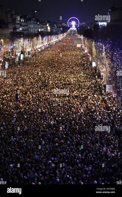 New Year's Eve in Paris Stock Photo - Alamy