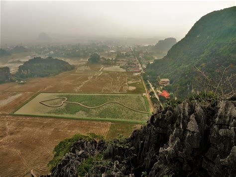 Hang Múa – Hiking the Green Isle