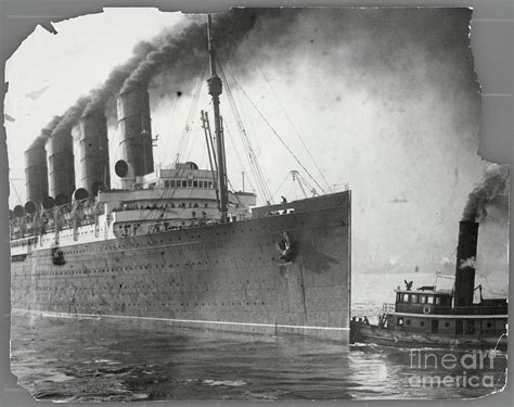 The Ship Mauretania Sailing by Bettmann