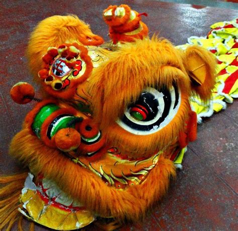 chinese new year lion pics Chinese year lion vector dancing ...