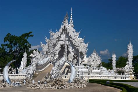 thailand chiang rai white temple - The Globetrotter GP