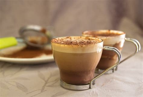 Marocchino: Frothy Chocolate & Coffee Delight | Italian Kiwi