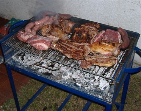 File:Asado argentino.jpg - Wikipedia