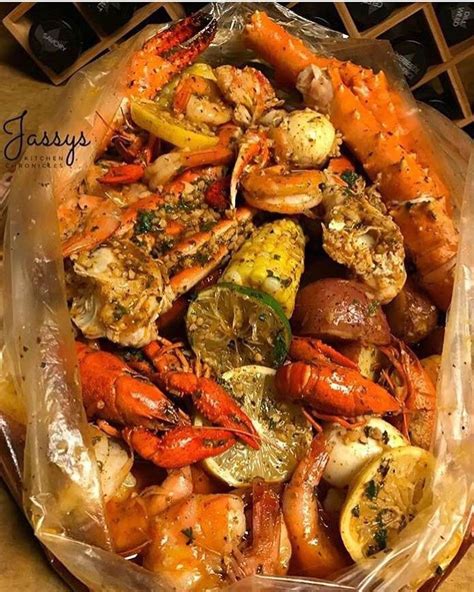 Pin by 💛GoldenBhaddies💛 on ️ Č Ŕ Ä V Ï Ñ Ģ § | Food dishes, Soul food, Seafood boil recipes