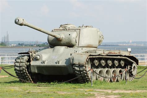 File:Tanks at the USS Alabama - Mobile, AL - 001.jpg - Wikimedia Commons