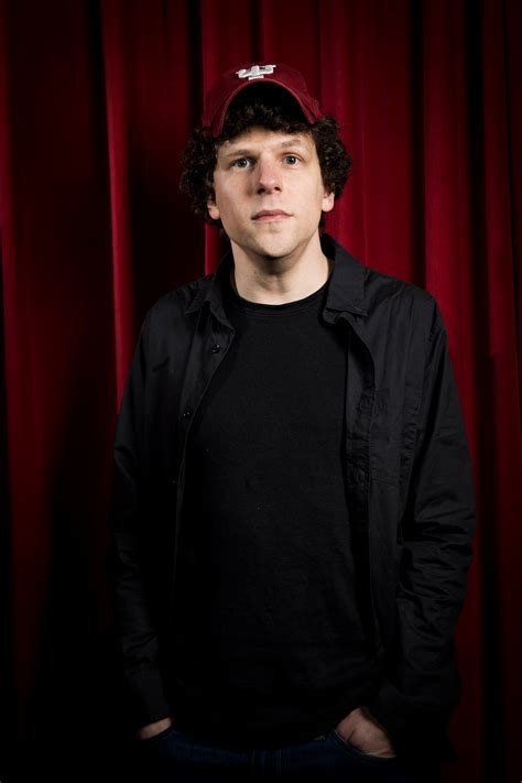 Jesse Eisenberg: “I’m lying about 90 percent of what I’m talking about”