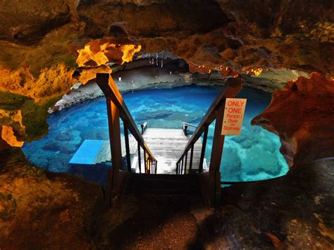 Devil's Den Cave in Florida