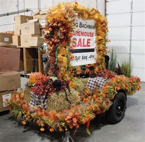 Hay bales, pumpkins and dried foliage fall parade float decoration idea ...