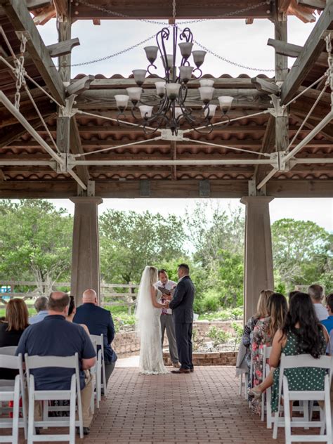 South Texas Botanical Gardens - Everlasting Elopements