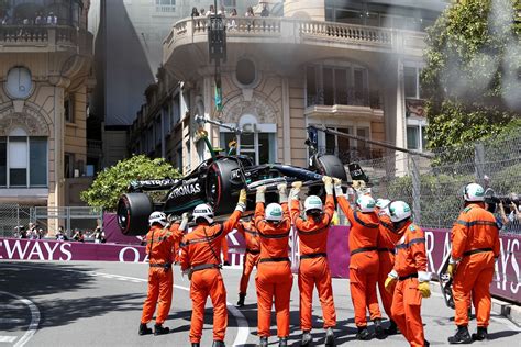 “Mercedes gives you wings”: F1 fans react as Lewis Hamilton crashes in ...