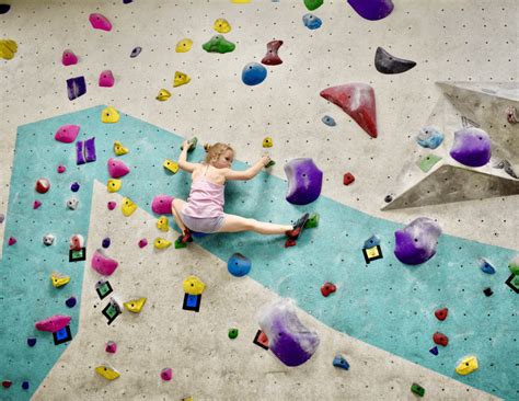 Indoor Rock Climbing :: Why Your Kids Should Give It a Try