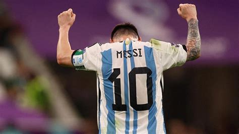 Los argentinos vuelven a creer y necesitar a Messi