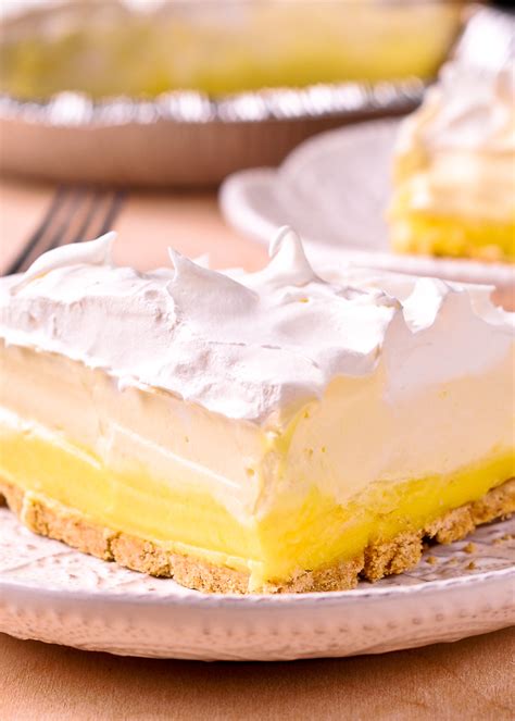 Easy No Bake Lemon Pudding Cream Pie | Graham cracker dessert, Lemon ...