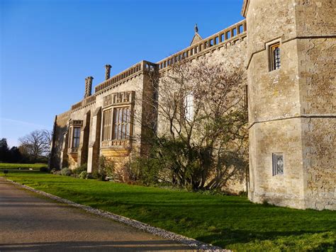 A stroll around Lacock Abbey | Little Apple Tree