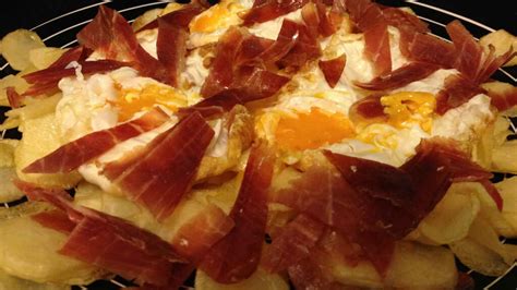 Huevos estrellados con jamón