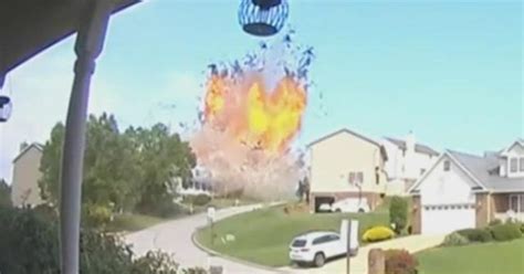 Deadly home explosion near Pittsburgh captured by Ring camera - CBS News