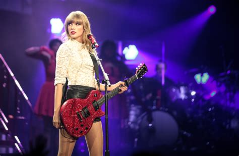 Taylor Swift's 'Red': Theories on Possible Song Subjects - Rolling Stone