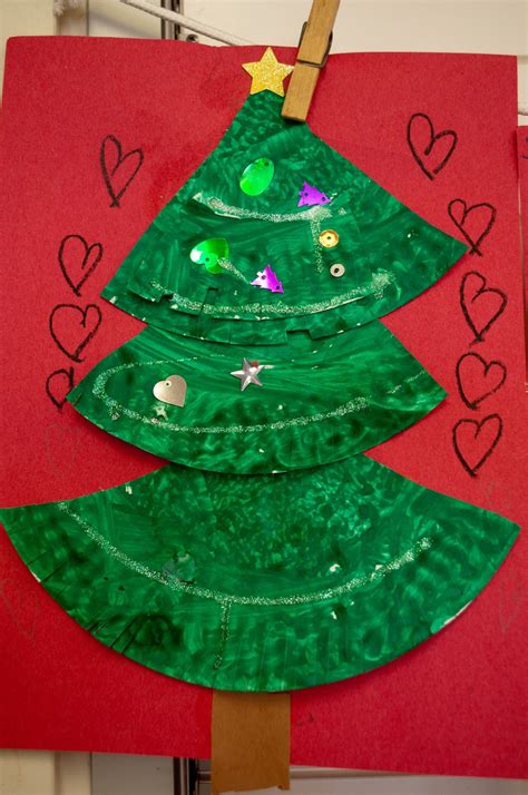 Mrs. Ricca's Kindergarten: Christmas Tree Craft