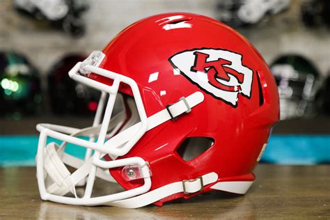 Kansas City Chiefs Riddell Speed Replica Helmet – Green Gridiron, Inc.