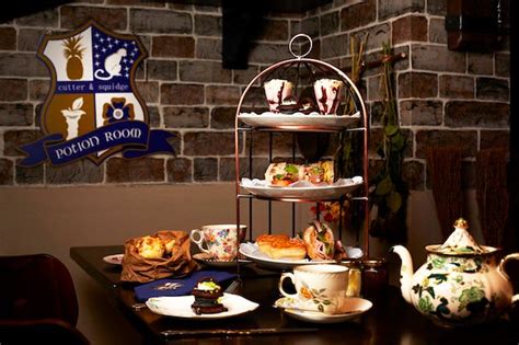 A Harry Potter-themed afternoon tea is FINALLY coming to London | HELLO!