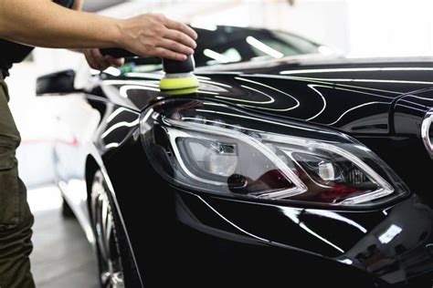 8 Steps to Wax Your Car the Right Way - Leons Auto Body