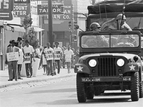 NAACP Honors Memphis Sanitation Workers Who Went On Strike In 1968 ...