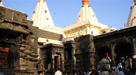 Temples of Mumbai - PILOT GUIDES