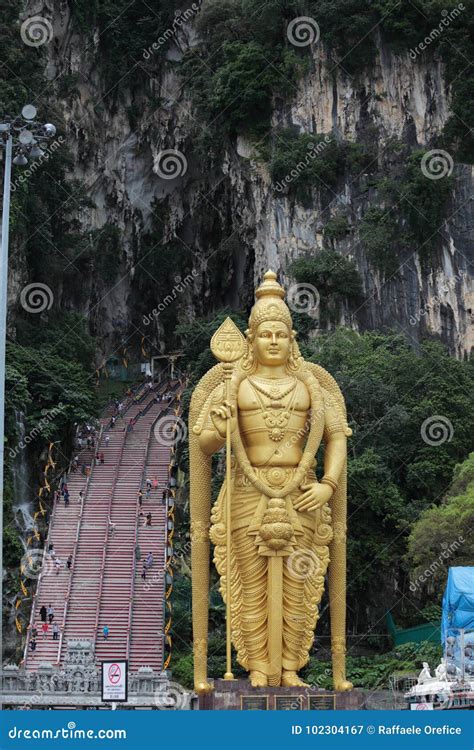 Statue of Murugan at Batu Cave Entrance Stock Image - Image of pattu, temple: 102304167