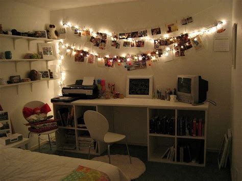 40 Pictures That Prove Fairy Lights Make the World a Prettier Place | Cool dorm rooms ...