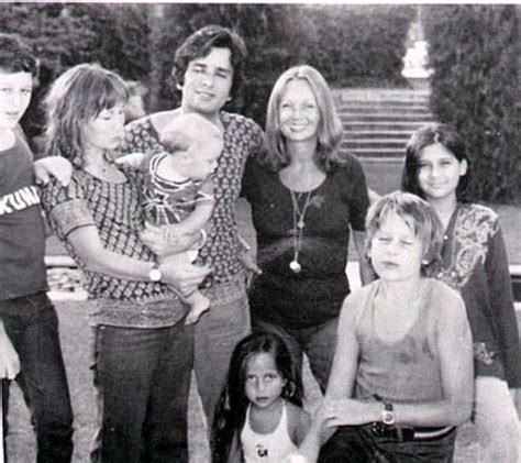 Rare personal photos: Shashi Kapoor with wife Jennifer and children ...