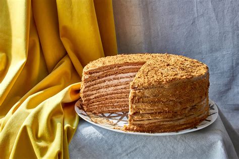 The Secrets of Russian Honey Cake, Revealed - The New York Times