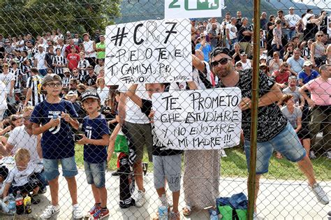 Cristiano Ronaldo arrives for Juventus debut... and supporters were going crazy | The Irish Sun