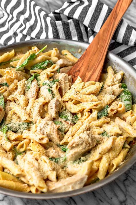 Easy Chicken Spinach Alfredo With Penne Pasta – Unsophisticook