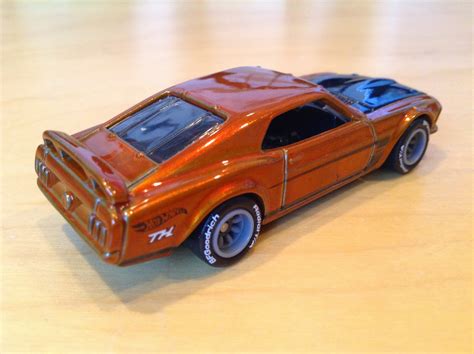 JULIAN'S HOT WHEELS BLOG: '69 Ford Mustang Boss 302 (2015 E Case Super Treasure Hunt)