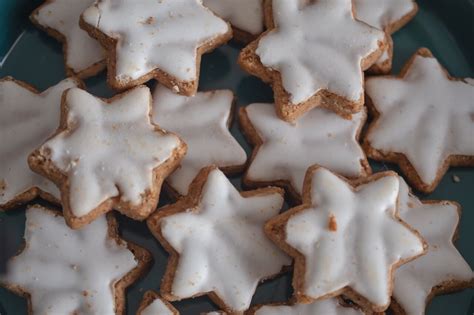 11 German Christmas Cookies To Try This Holiday Season